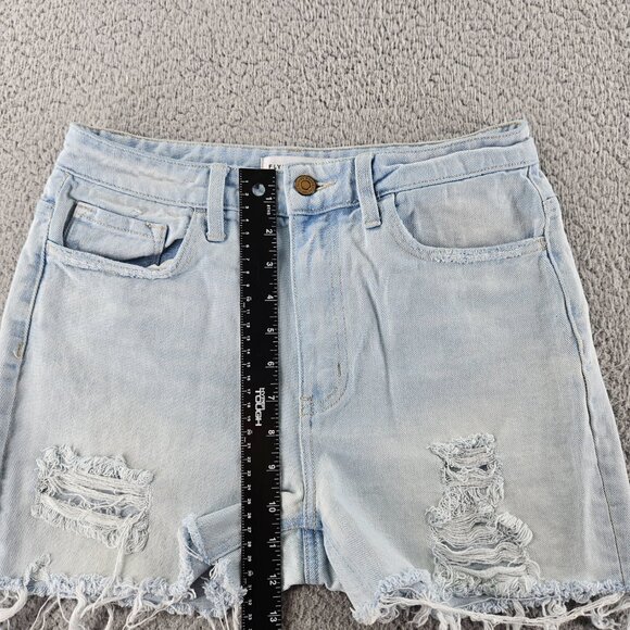 Flying Monkey Shorts Women 26 Light Wash Blue Distressed Frayed Cutoff High Rise - Picture 9 of 16